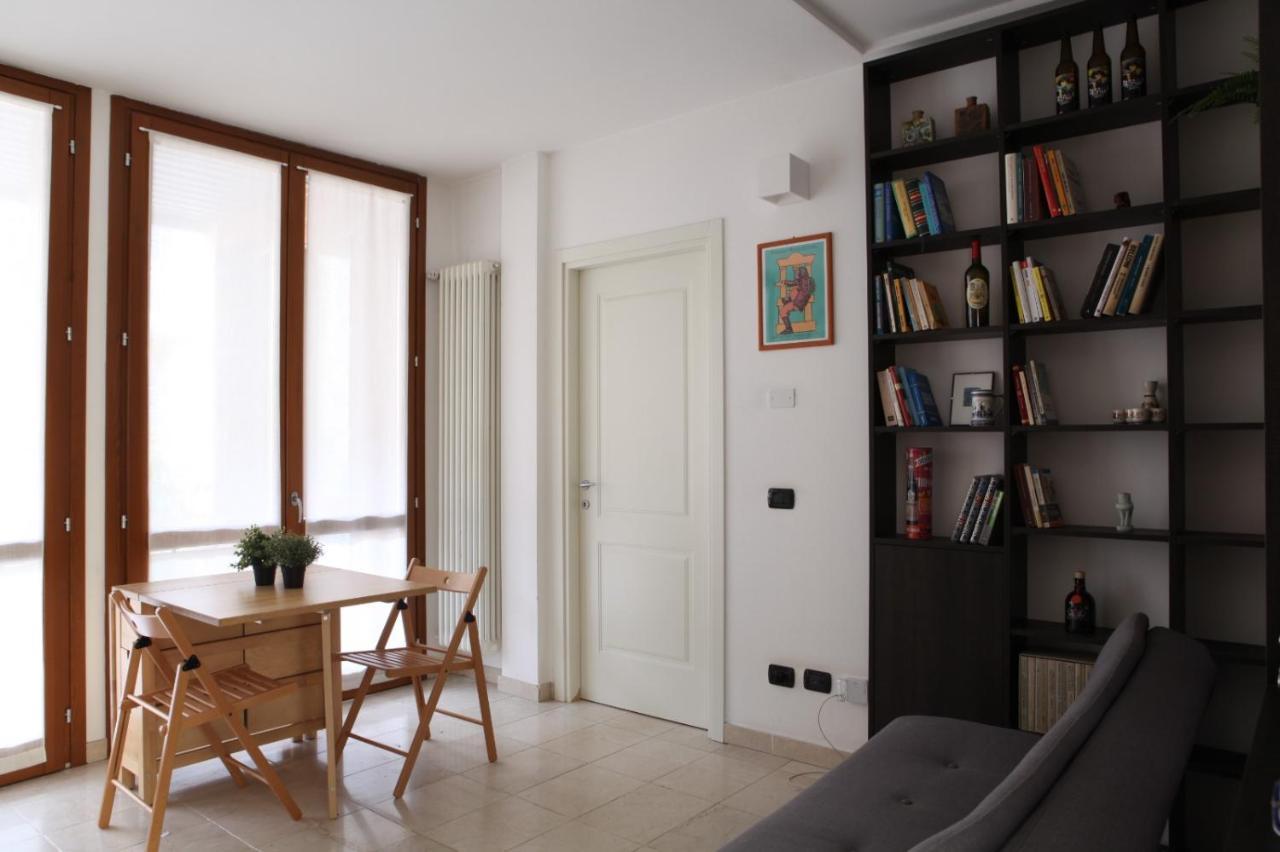 Terrace Apartment Close To Metro Station Mailand Exterior foto