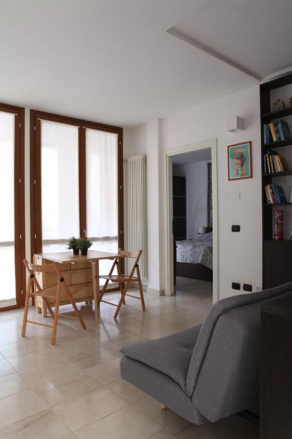 Terrace Apartment Close To Metro Station Mailand Exterior foto