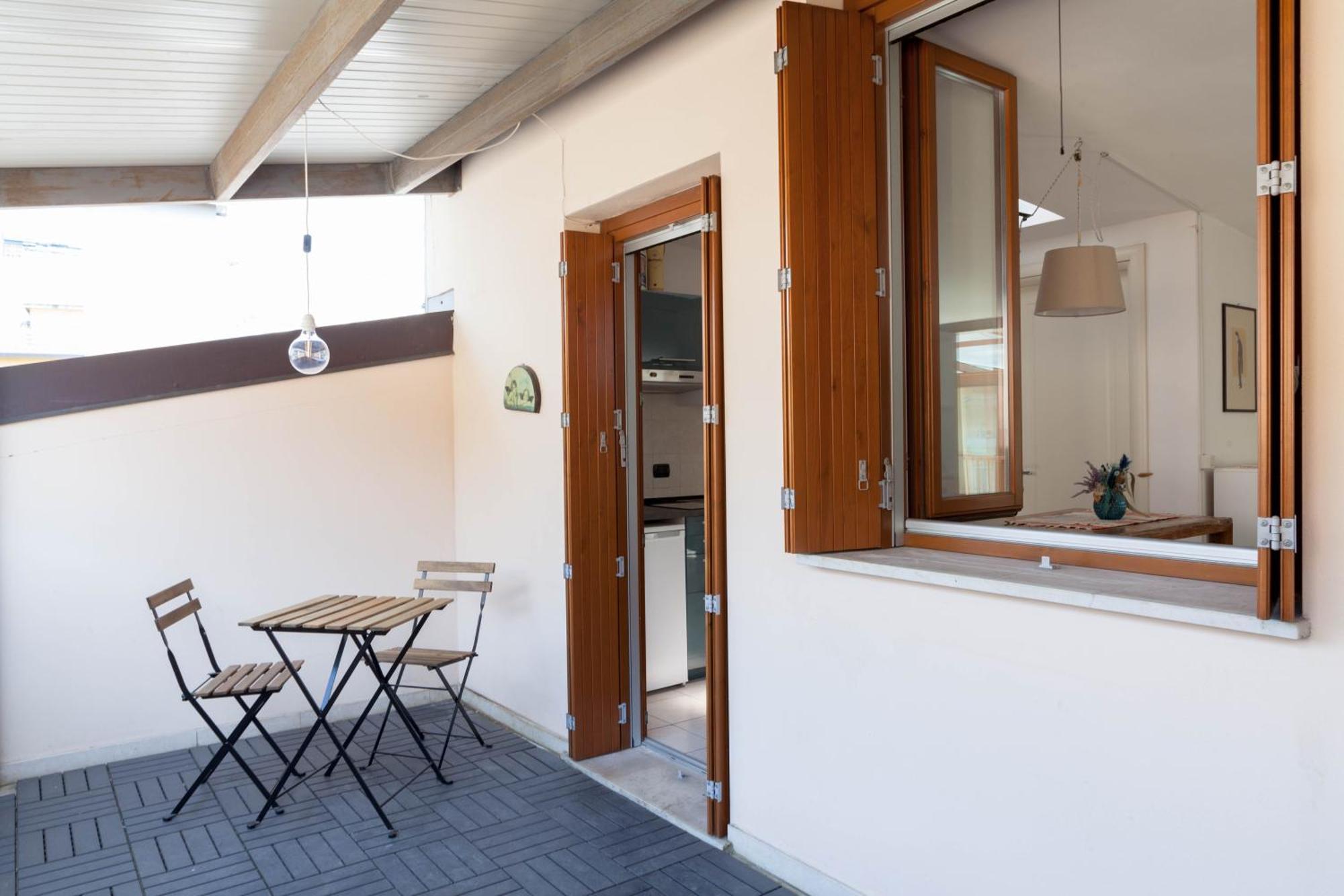 Terrace Apartment Close To Metro Station Mailand Zimmer foto